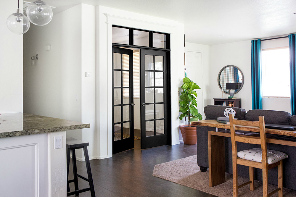 Interior doors with transom