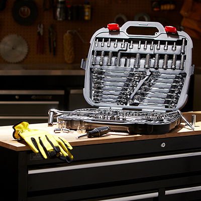 Must Have Automotive Tools for Mechanics