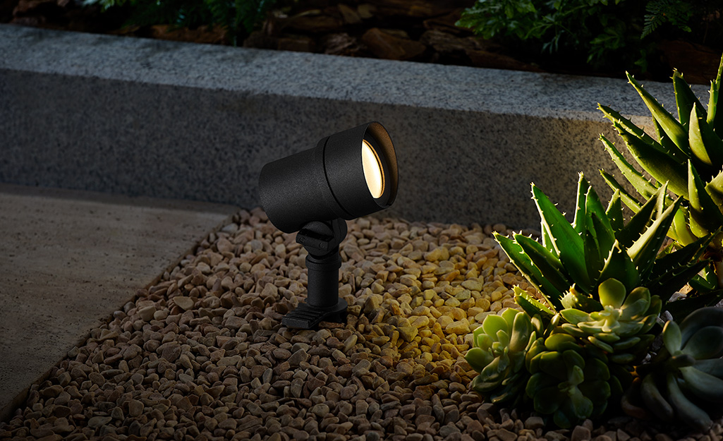 A Buyer's Guide to Outdoor Lighting