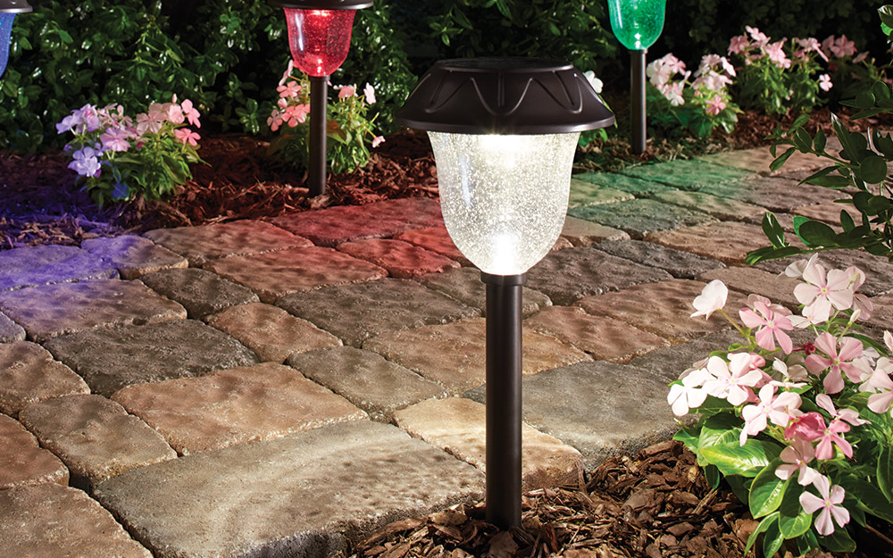 Best Outdoor Lighting For Your Yard, Home Depot Landscape Lighting Wire