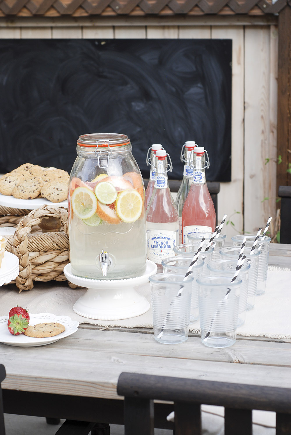 Planting Flowers to Add Color to Patio Decor Planting Flowers to Add Color to Patio Decor