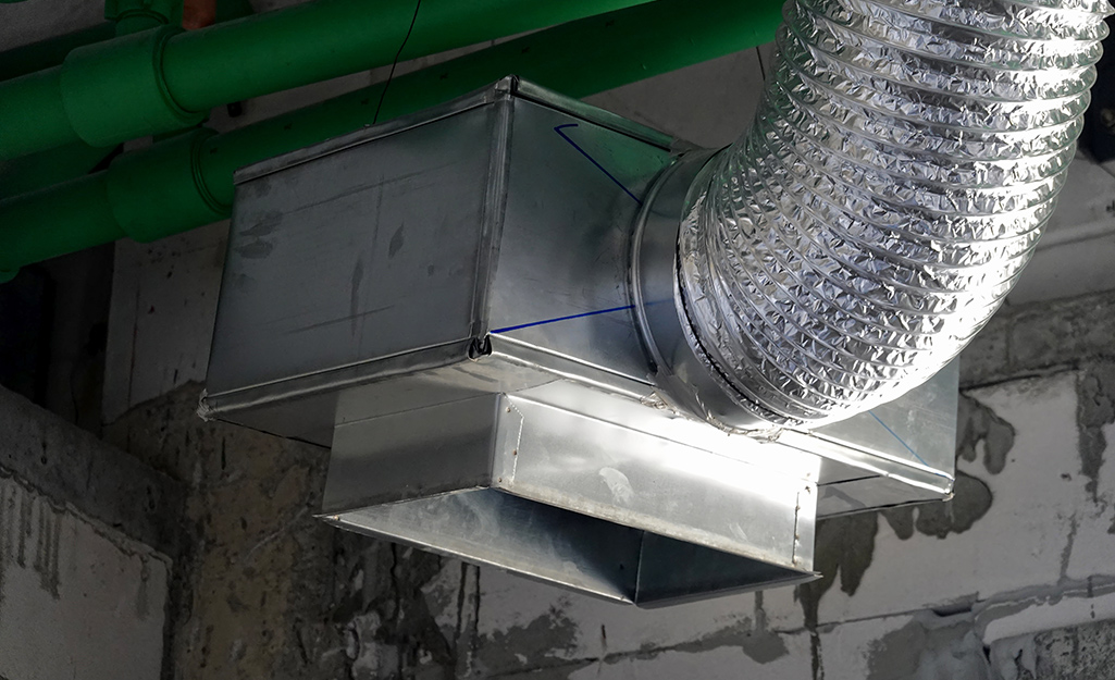 A connecting duct and vent.