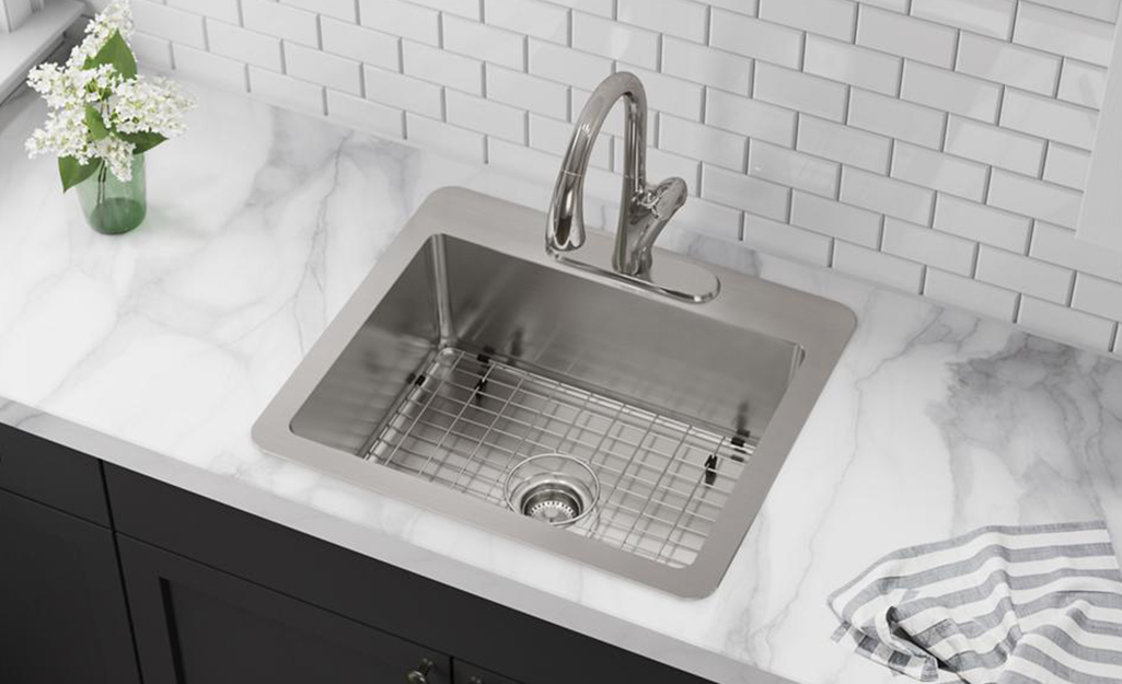 A single bowl sink in stainless steel finish.