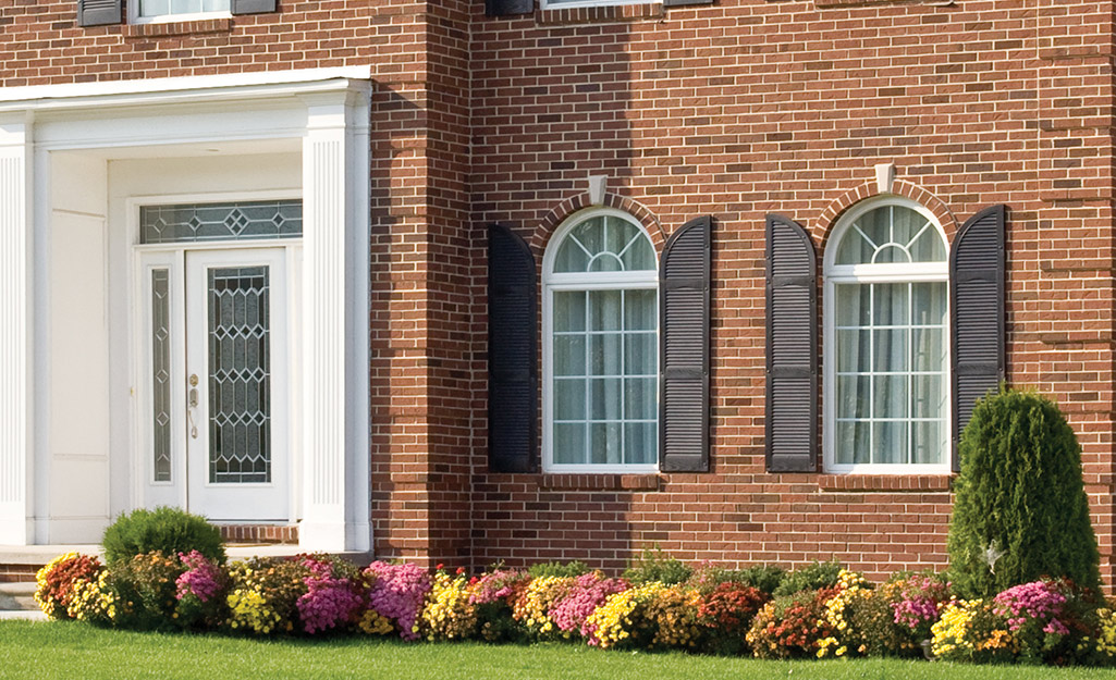 This house is an example of how to do modern window shutters  Contraventanas  exteriores, Ventanas modernas, Contraventanas interiores