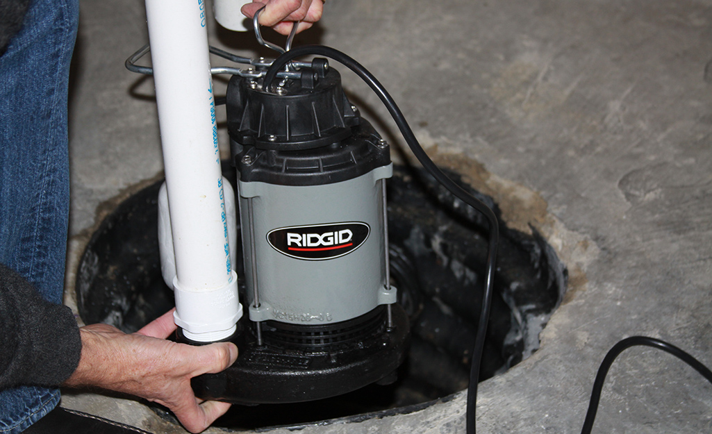 Submersible Water Pump Buyer's Guide - How to Pick the Perfect