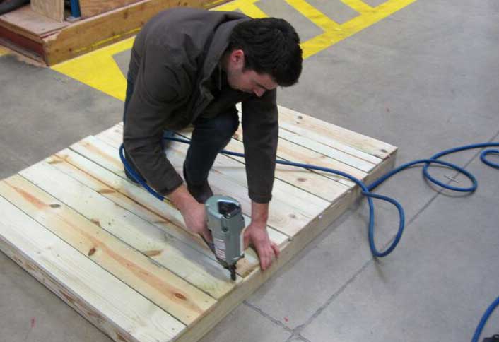 Attach platform floor - Build Dog House with Sun Deck Attach platform floor - Build Dog House with Sun Deck