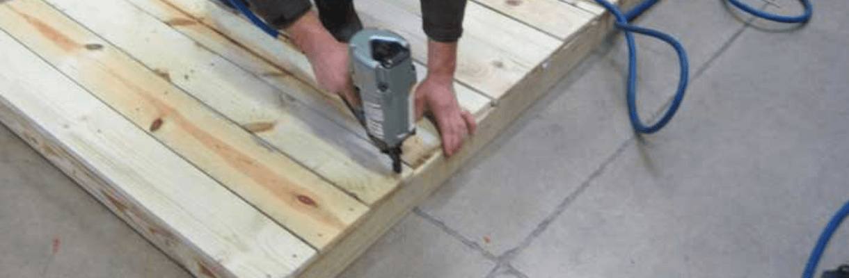 Attach platform floor - Build Dog House with Sun Deck Attach platform floor - Build Dog House with Sun Deck