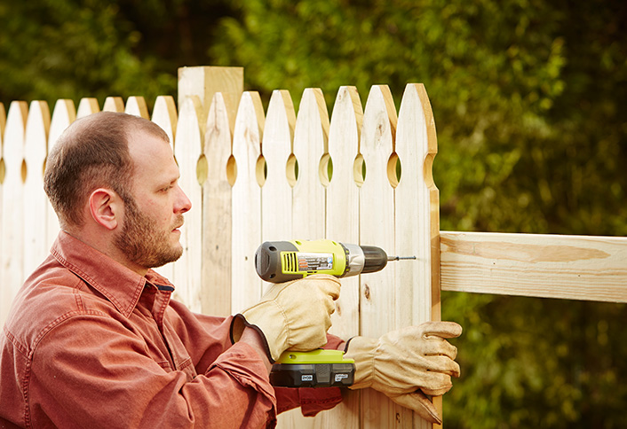 Attach pickets rails - How Build a Fence Attach pickets rails - How Build a Fence