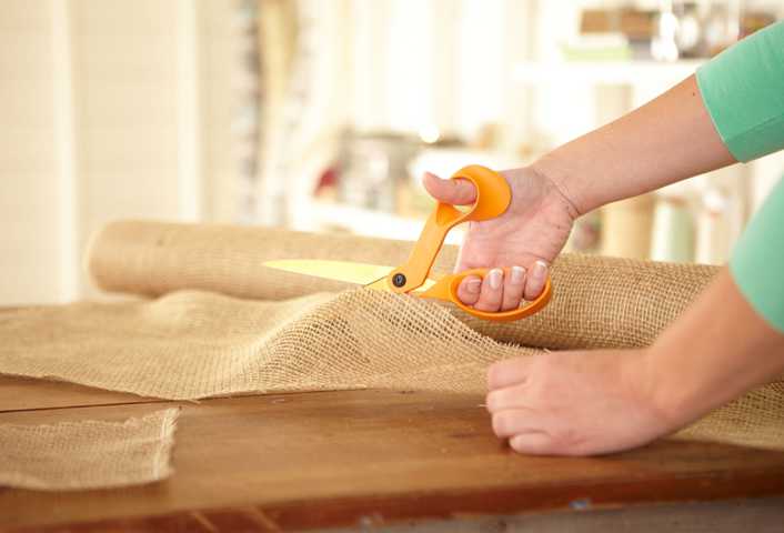 Cut burlap strips - Make Burlap Wreath Cut burlap strips - Make Burlap Wreath