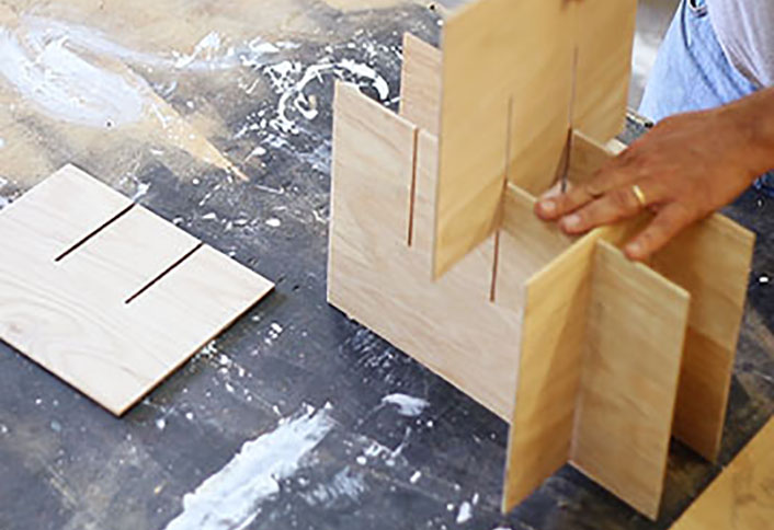 Interlock the inserts- Build Beverage Crate Interlock the inserts- Build Beverage Crate