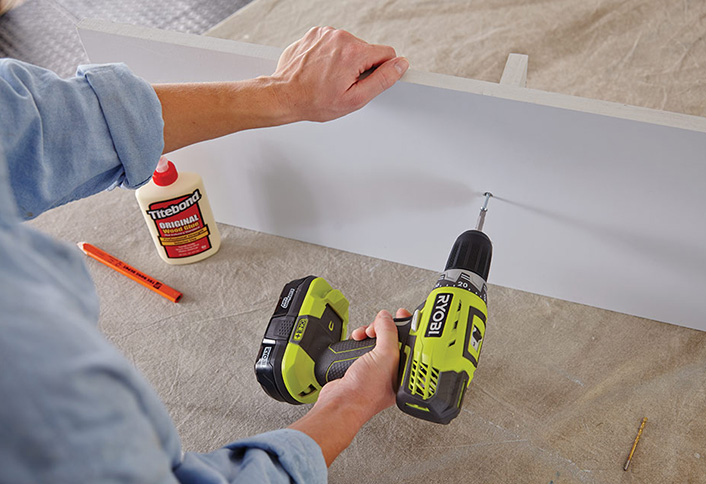 Connect support pieces - Build Wooden Crate Storage Bench Connect support pieces - Build Wooden Crate Storage Bench