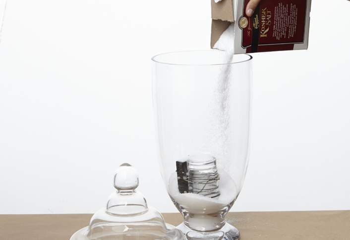 Fill jar with salt - Make Holiday Jar Fill jar with salt - Make Holiday Jar