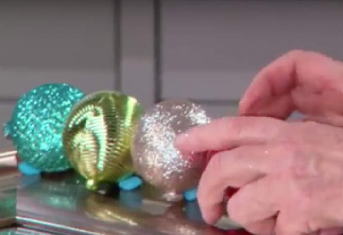 Place putty mirror heat glue gun - Make Ornament Mirror Place putty mirror heat glue gun - Make Ornament Mirror