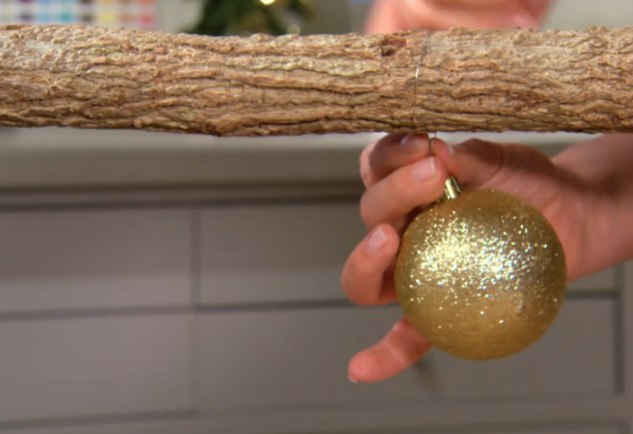 Decorate the tree - Make Ornament Tree Decorate the tree - Make Ornament Tree