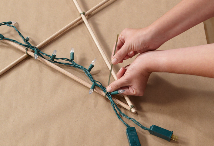 Drape string lights dowel - Make an Illuminated Star Drape string lights dowel - Make an Illuminated Star