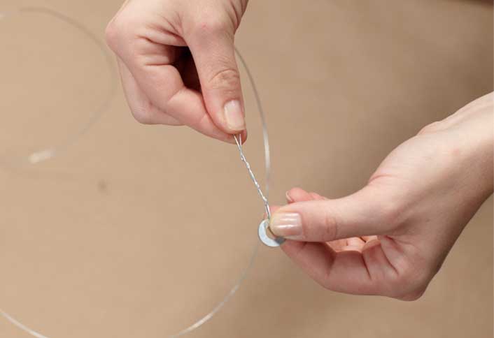 Cut and fold wire - Make Ornament Garland Cut and fold wire - Make Ornament Garland