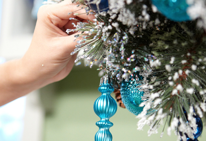 Attach ornaments - Make Wreath Chandelier Attach ornaments - Make Wreath Chandelier