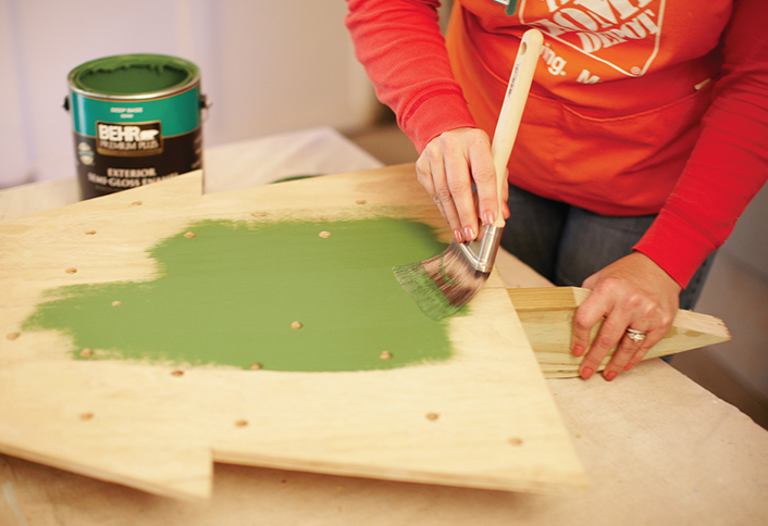 Paint stain - Make Holiday Tree Yard Decor Paint stain - Make Holiday Tree Yard Decor