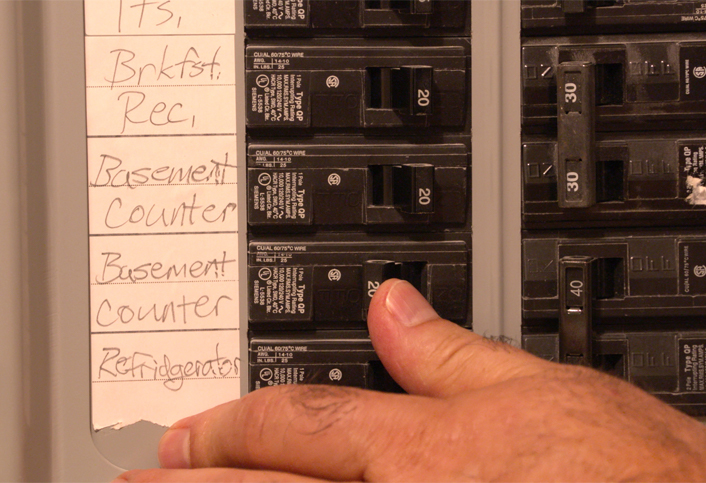 Turn off power- How Install GFCI Outlet Turn off power- How Install GFCI Outlet