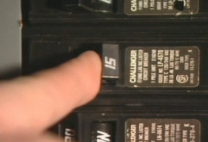 Turn off the power - Extending Power Outlets Turn off the power - Extending Power Outlets