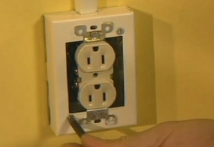 Connect the wires - Extending Power Outlets Connect the wires - Extending Power Outlets