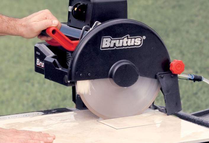 Making plunge cuts - Cut Tile Wet Saw Making plunge cuts - Cut Tile Wet Saw