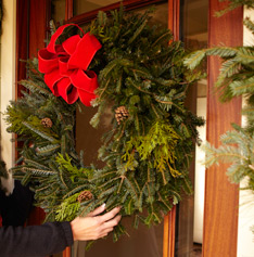 Holiday Garland & Wreaths Buying Guide