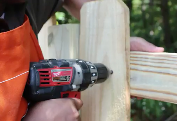 Attach the first picket - Building Your Own Fence Attach the first picket - Building Your Own Fence