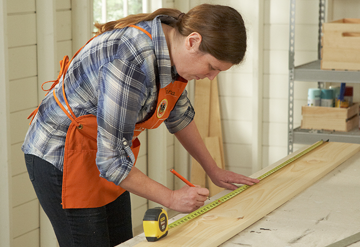 Measure and mark - DIY Grilling Caddy Measure and mark - DIY Grilling Caddy