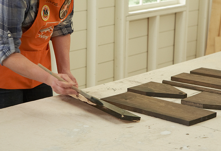 Paint or stain - DIY Grilling Caddy Paint or stain - DIY Grilling Caddy
