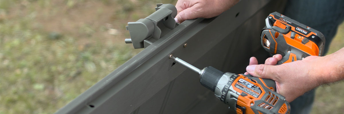 Assemble the door Assemble the door