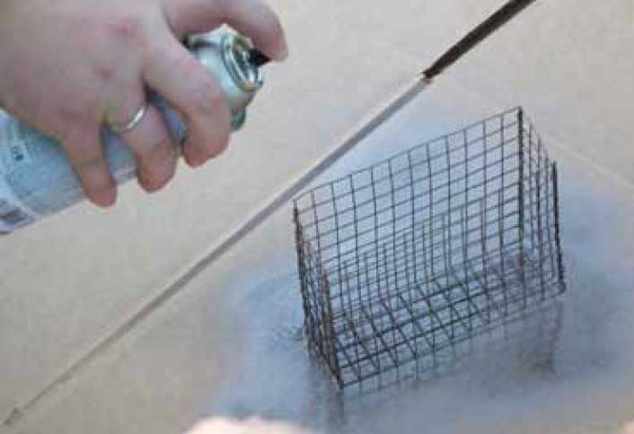 Spray pain box - Suet Bird Feeder Spray pain box - Suet Bird Feeder