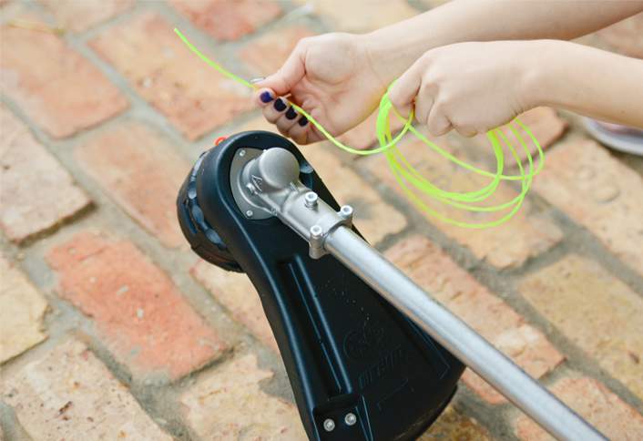 Replace string - Maintain Weed Trimmer Replace string - Maintain Weed Trimmer