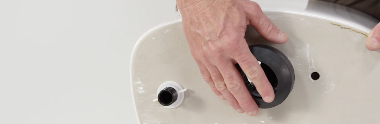 Replacing the spud washer - Repair Leaking Toilet Tank Replacing the spud washer - Repair Leaking Toilet Tank