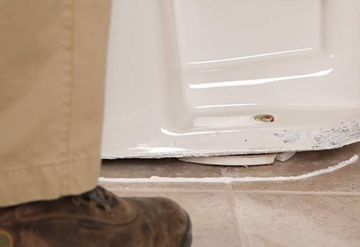 Break toilet seal - Remove a Toilet Break toilet seal - Remove a Toilet