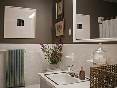 Hanging A Bath Mirror At The Home Depot A Simple Inexpensive Bathroom Makeover For Ers