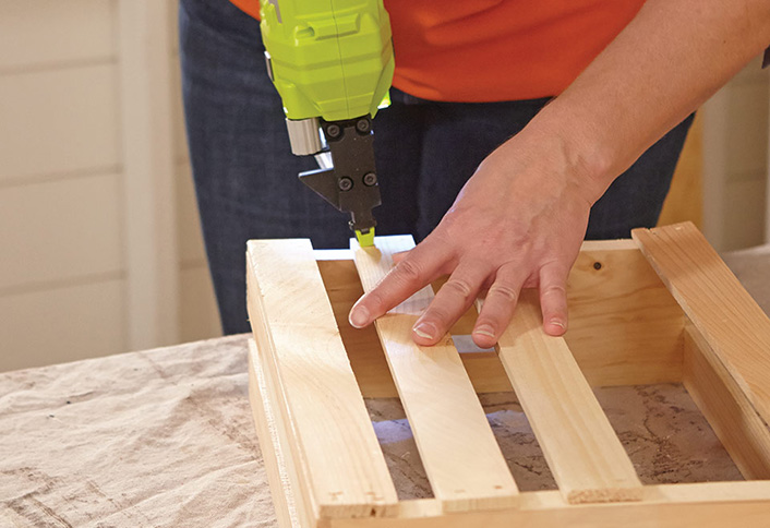 Build the upper crate - DIH Vegetable Crate Build the upper crate - DIH Vegetable Crate