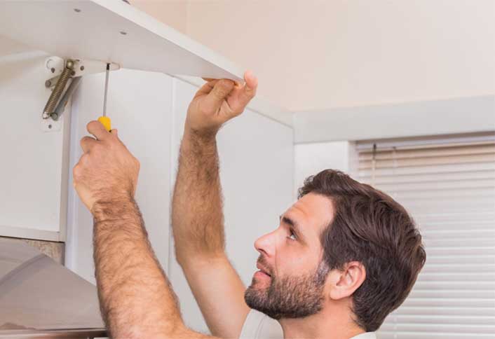 Attach the shelves - Installing Adjustable Brackets Attach the shelves - Installing Adjustable Brackets
