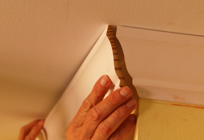 Make Outside Corner Cuts With A Miter Saw At The Home Depot Install Mitered Piece Cutting Outside Miters Crown Moulding