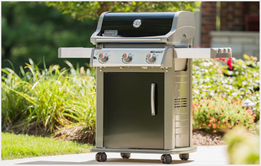 er Spirit E310 3Burner Natural Gas Grill in Black with BuiltIn