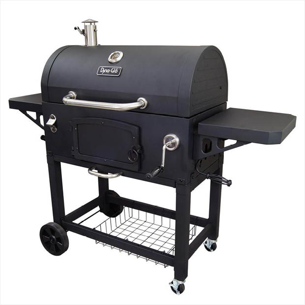 Black charcoal/wood grill from Dyna-Glo Black charcoal/wood grill from Dyna-Glo