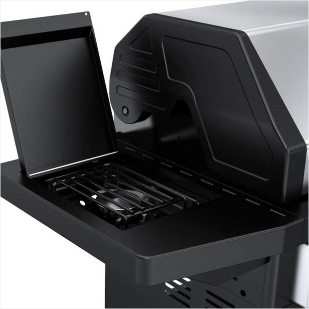 Stainless steel propane grill from Dyna-Glo Stainless steel propane grill from Dyna-Glo