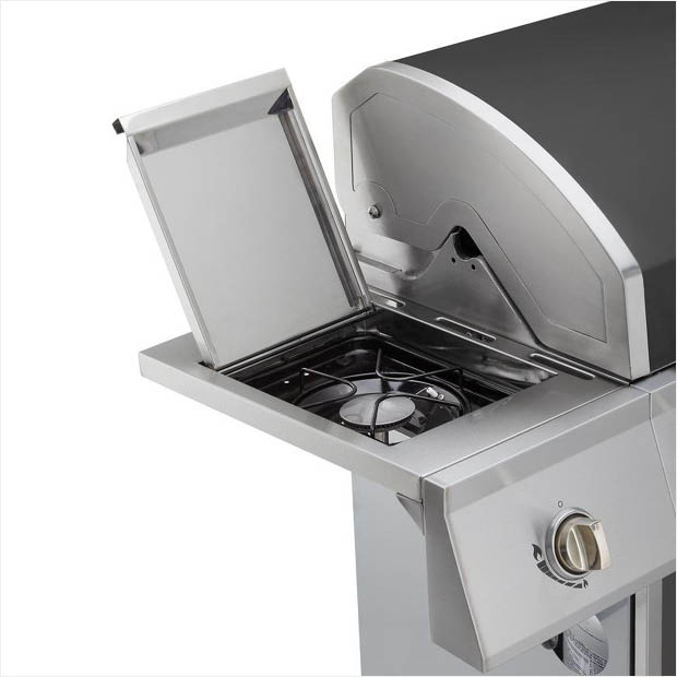 Gray propane grill from Dyna-Glo Gray propane grill from Dyna-Glo