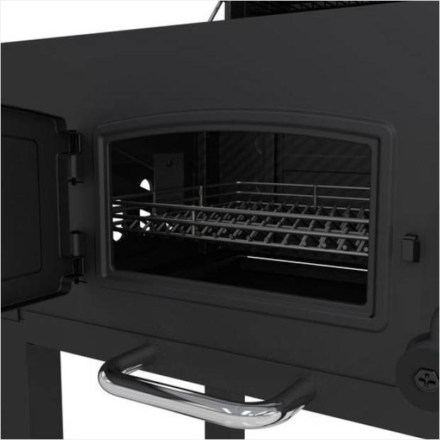 Black charcoal/wood grill from Dyna-Glo Black charcoal/wood grill from Dyna-Glo
