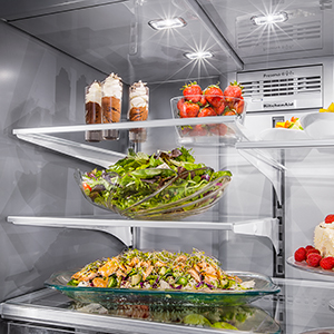 Three bright LED lights fully illuminate the interior of the refrigerator. Three bright LED lights fully illuminate the interior of the refrigerator.