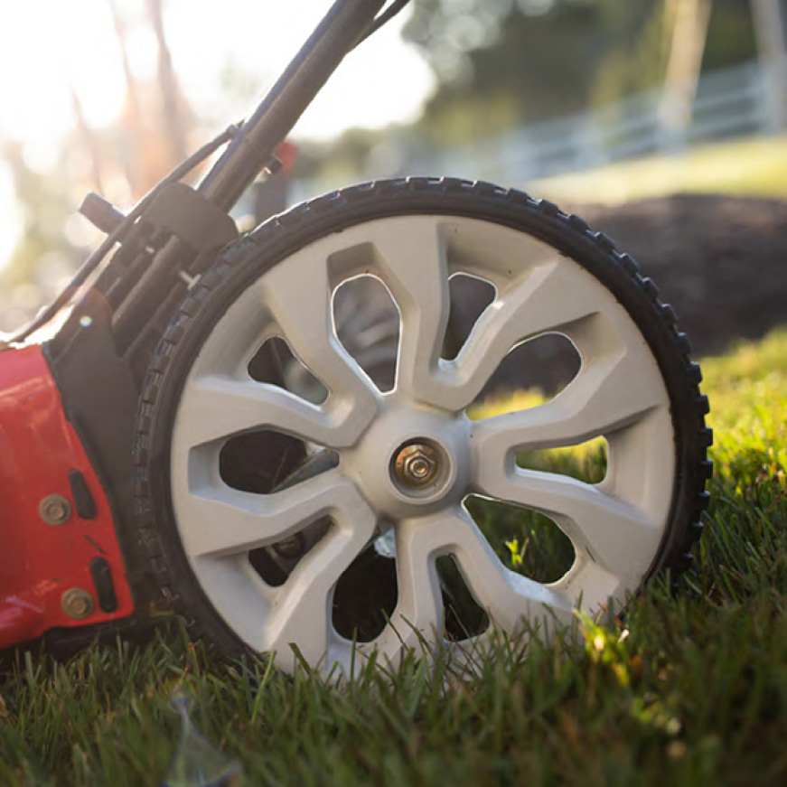 Troy-Bilt gas walk behind mower, push mower, lawn mower, improved handling, high rear wheels