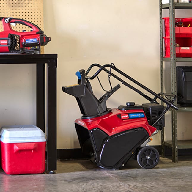 Toro Power Clear 721 E 21 In 212 Cc Single Stage Self Propelled Electric Start Gas Snow Blower 38753 The Home Depot