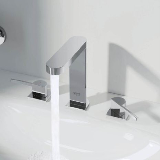 Grohe Plus 8 In Widespread 2 Handle Bathroom Faucet With Flow