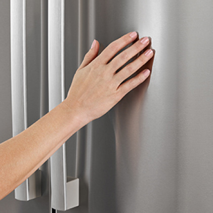 Bosch Stainless Steel refrigerator with fingerprint resistance