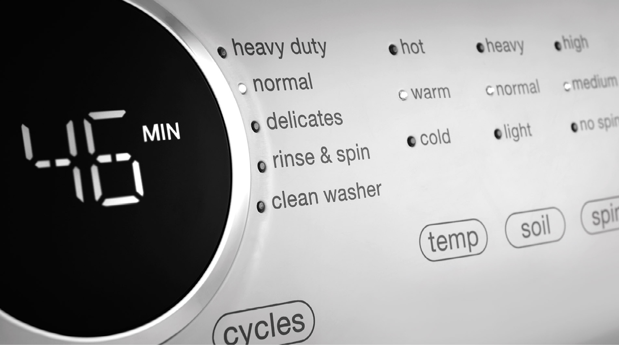 Control panel with five wash cycles Control panel with five wash cycles